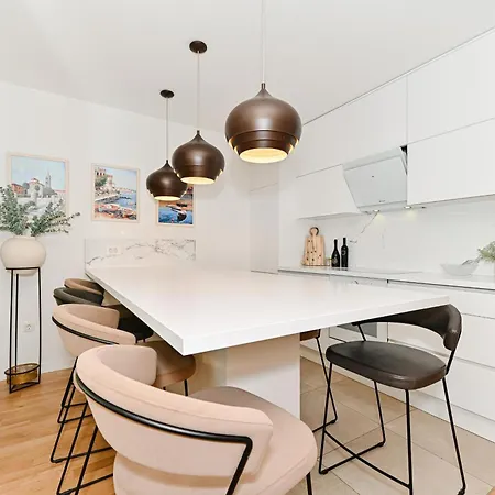 Sea Whisper Appartement *