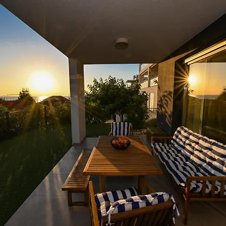 Sea Whisper Appartement *