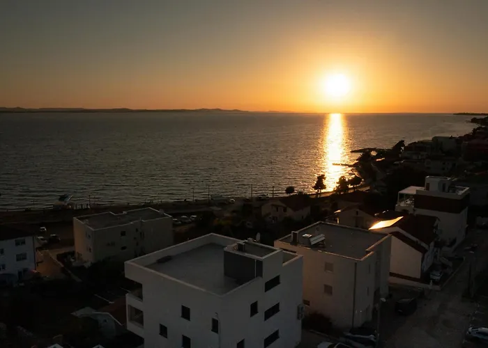 Sea Whisper Апартаменты Задар